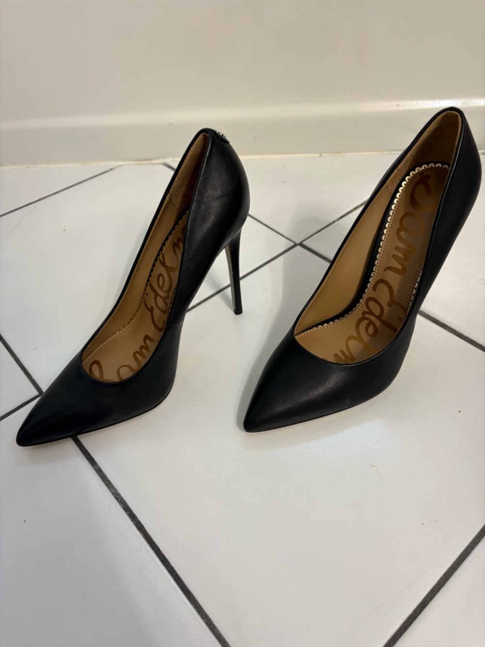 NWOT Sam Edelman Black Leather Hazel Pumps - Picture 2 of 6